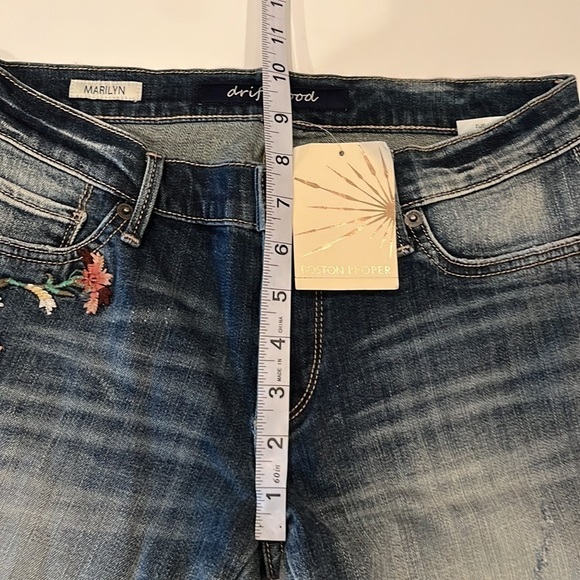 Driftwood Embroidered Floral Marilyn MID Rise NWT Size 27 - Picture 5 of 16